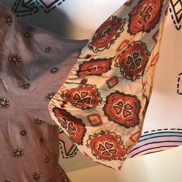 Patterned light brown dress w/ button/sheer detail - Picture 4 of 6